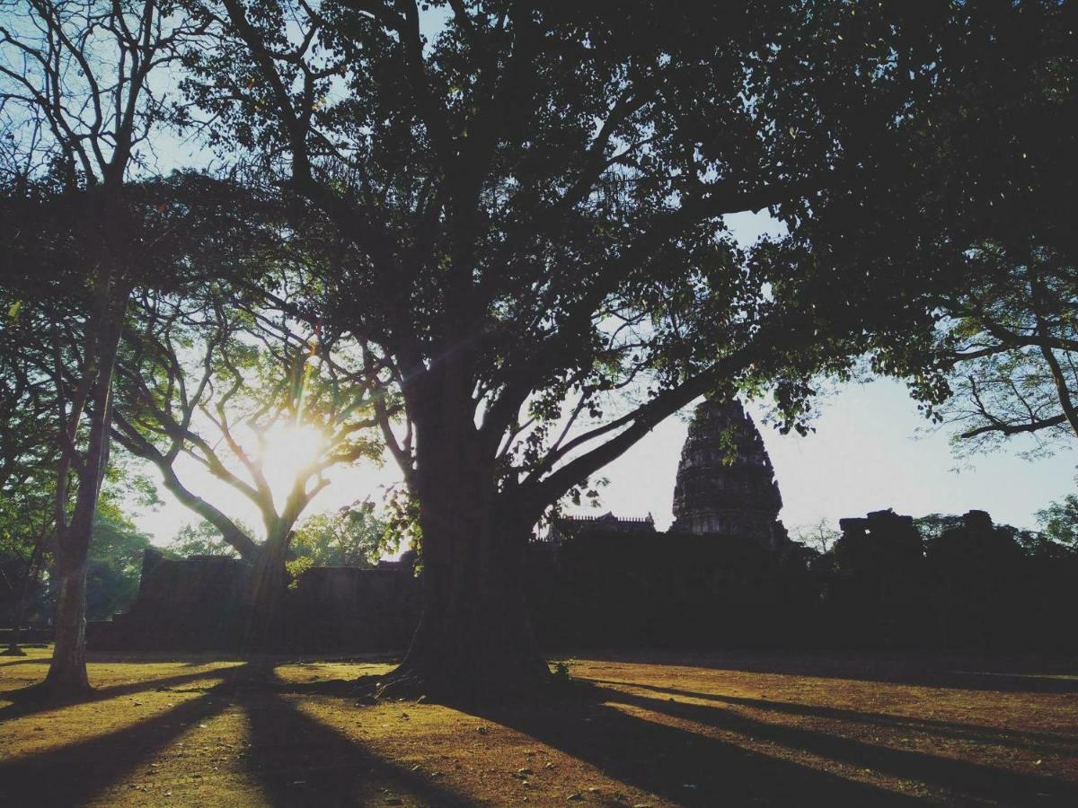 Phimai Inn Hotel Bagian luar foto