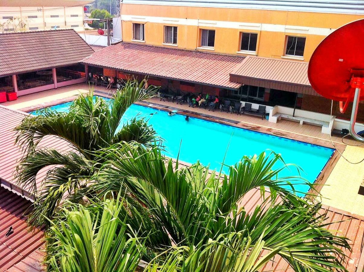 Phimai Inn Hotel Bagian luar foto